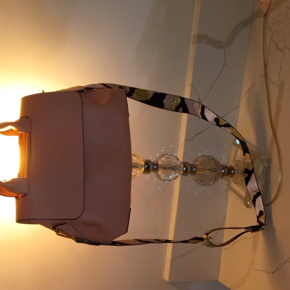 Beautiful pink new purse adjustable detachable strap wear both ways